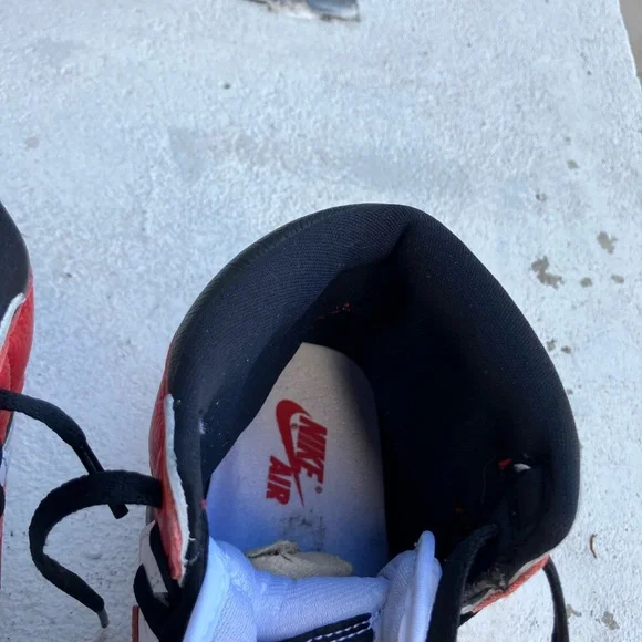 Nike Air Jordan 1 Retro High OG in White and Red - Picture 11 of 12